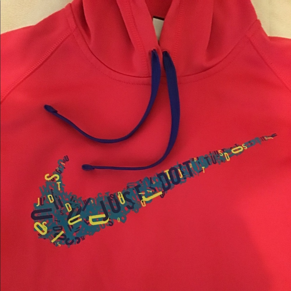 Nike hoodie women’s medium therma fit